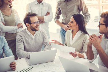 çalışan iş adamları 