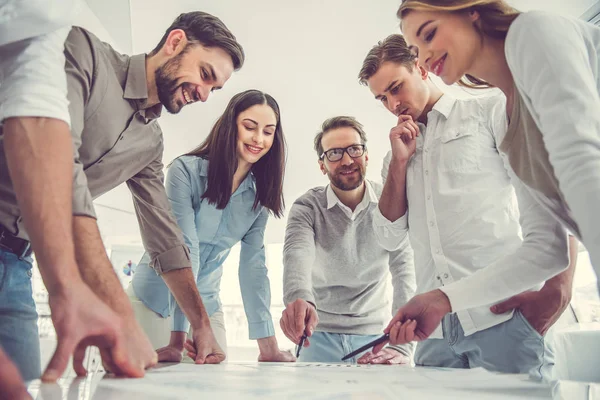 Gente de negocios trabajando — Foto de Stock