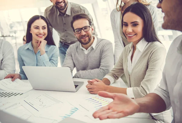 Gente de negocios trabajando — Foto de Stock