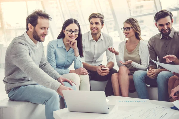 Gente de negocios trabajando — Foto de Stock