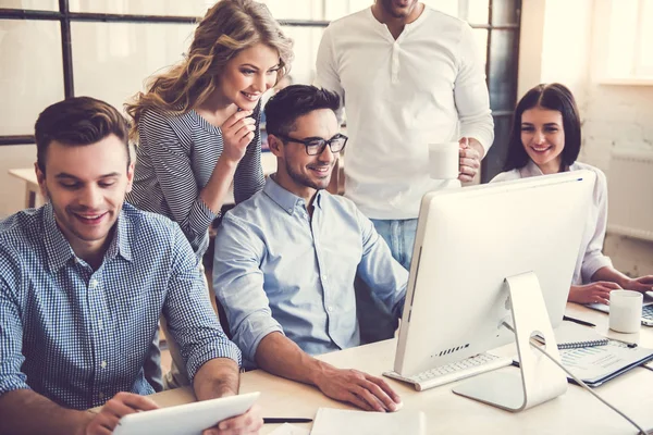 Gente de negocios trabajando —  Fotos de Stock