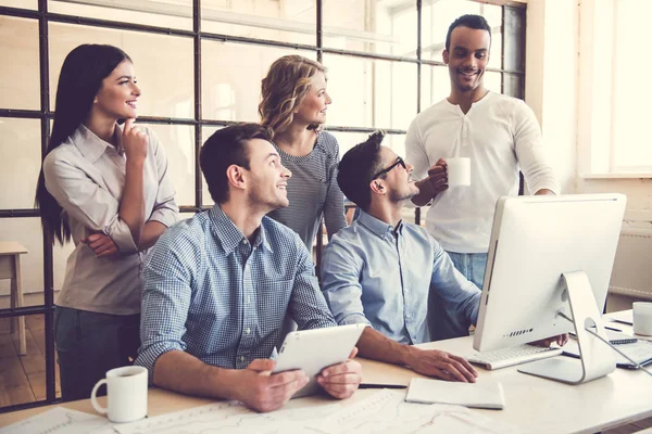 Gente de negocios trabajando —  Fotos de Stock