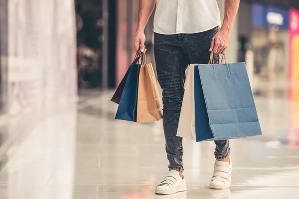 男の買い物 — ストック写真