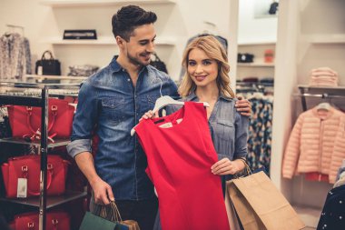 Alışveriş Yapan Kadın