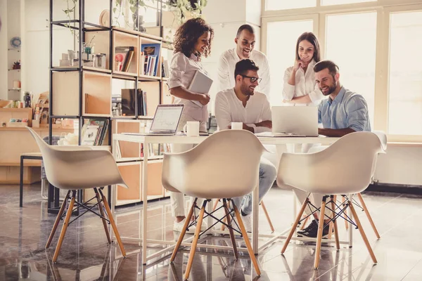 Gente de negocios trabajando — Foto de Stock