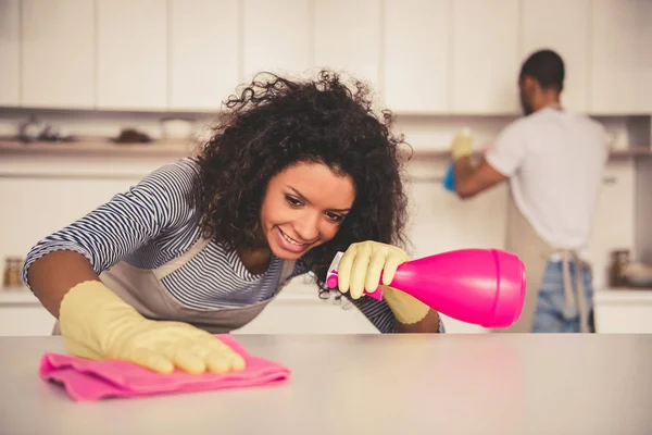 Afro American couple cleaning — Stock Photo, Image