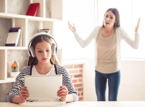 Mom and troubled daughter — Stock Photo, Image