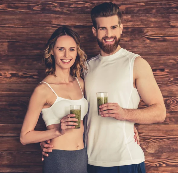 Pareja con comida saludable —  Fotos de Stock