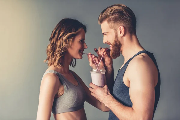 Paar mit gesundem Essen — Stockfoto