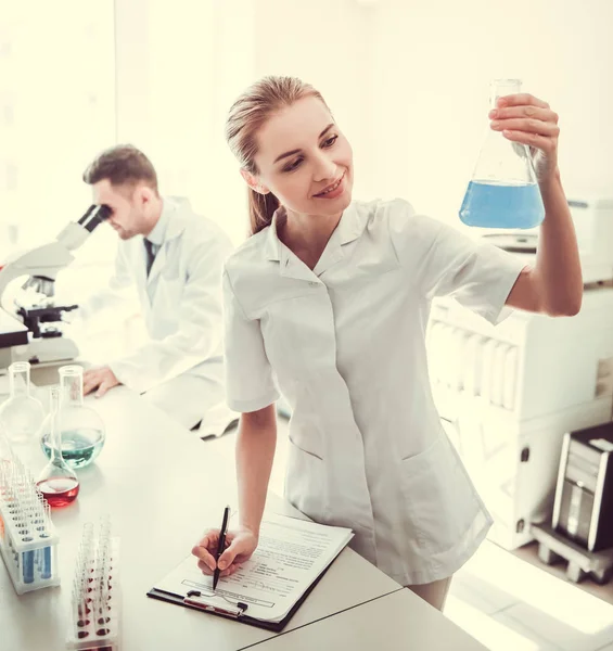 At the laboratory — Stock Photo, Image