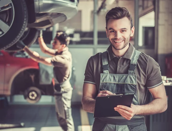 At the auto service — Stock Photo, Image