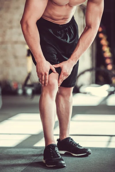 Jovem desportista trabalhando para fora — Fotografia de Stock