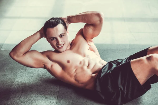 Young sportsman working out — Stock Photo, Image