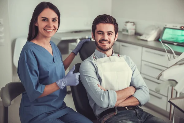 No dentista — Fotografia de Stock