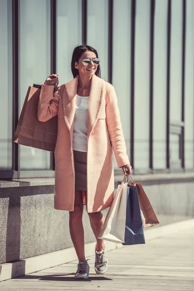 Girl on shopping — Stock Photo, Image