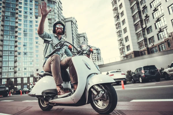 Chico en scooter — Foto de Stock