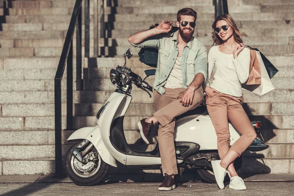 scooter üzerinde çift