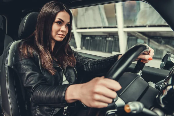 Menina no carro — Fotografia de Stock