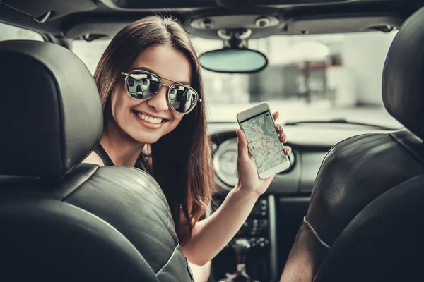 Chica en coche — Foto de Stock