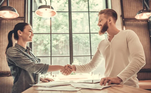 Ofiste çalışanlar.