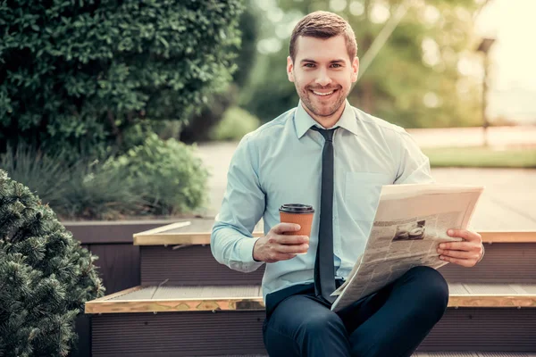 Geschäftsmann ruht sich aus — Stockfoto