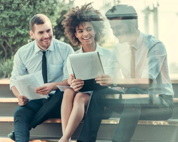 Gente de negocios trabajando —  Fotos de Stock