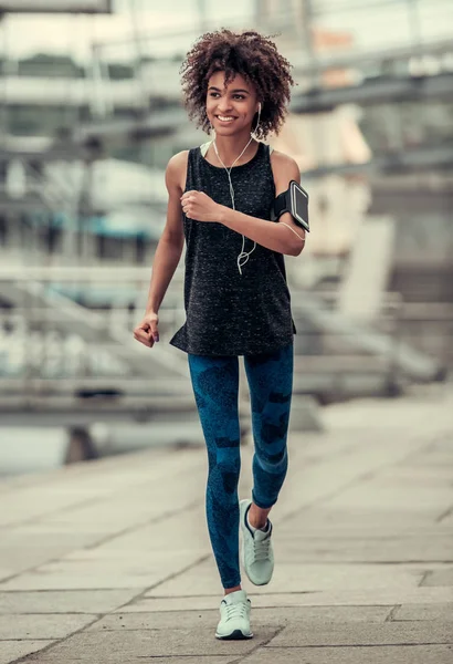 Afro mujer deportiva americana —  Fotos de Stock