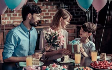 Aile doğum günü kutlaması