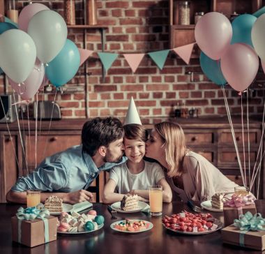 Aile doğum günü kutlaması