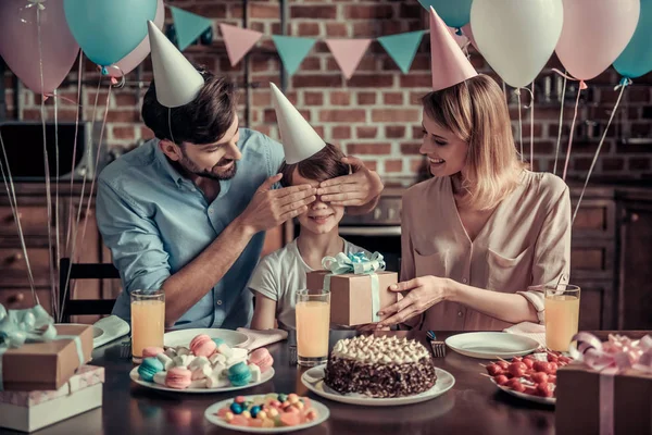 Family celebrating birthday — Stock Photo, Image