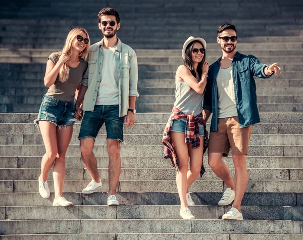 Young people walking outdoors — Stock Photo, Image