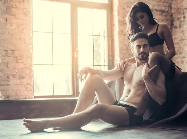 Sexy young couple — Stock Photo, Image