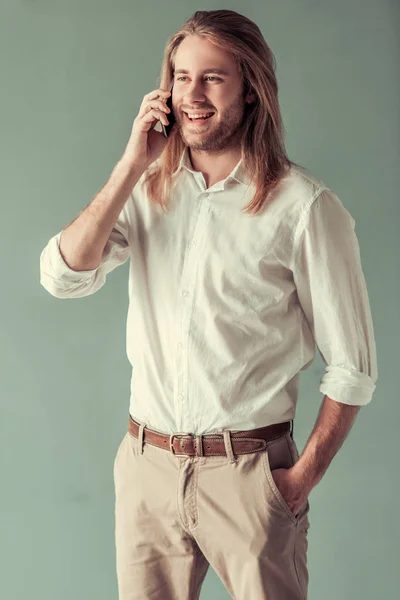 Joven empresario con estilo — Foto de Stock