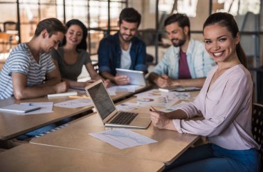 genç iş takım çalışması