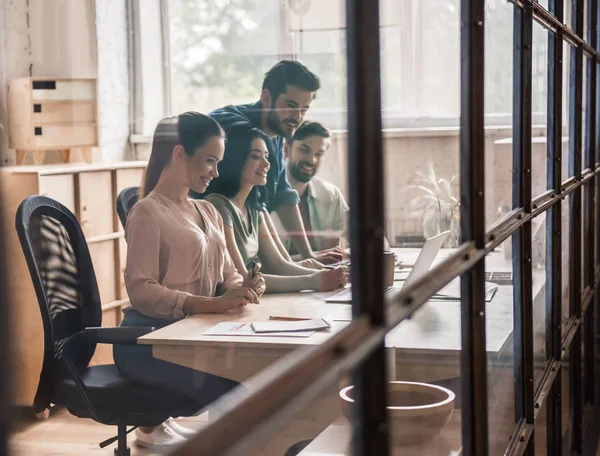 genç iş takım çalışması