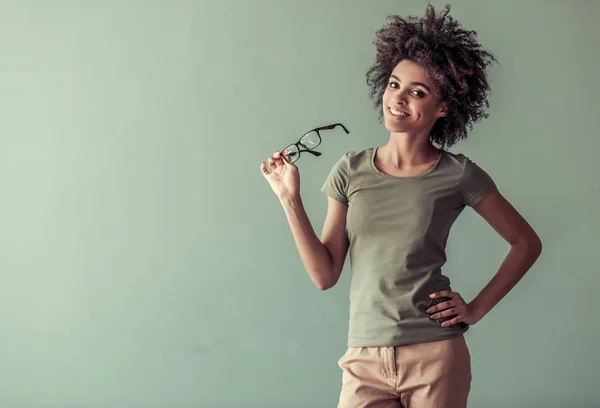 Bella ragazza afro americana — Foto Stock