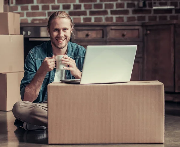 Handsome guy moving — Stock Photo, Image