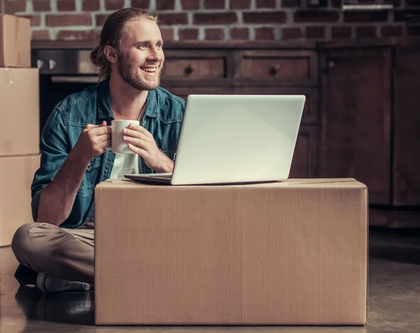 Handsome guy moving — Stock Photo, Image