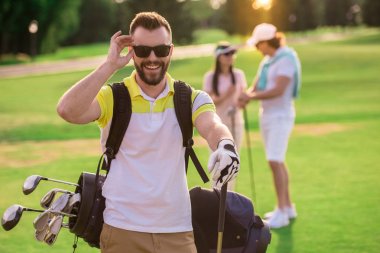 Golf oynayanlar