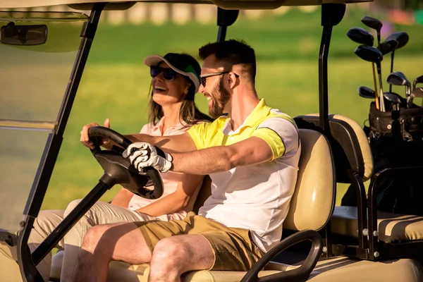 Par spela golf — Stockfoto