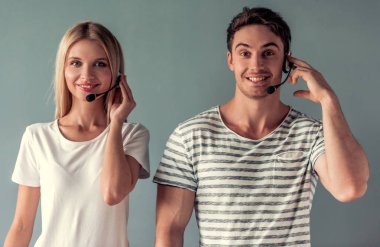 İşçilerin genç Çift