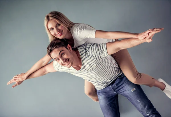 Beautiful young couple — Stock Photo, Image