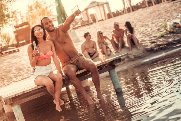 Amigos en el mar — Foto de Stock