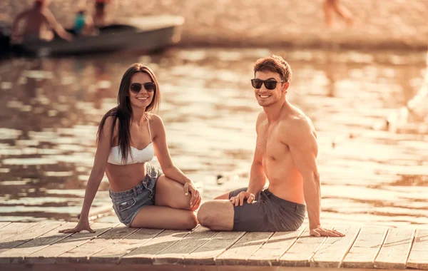 denizin üzerinde çift