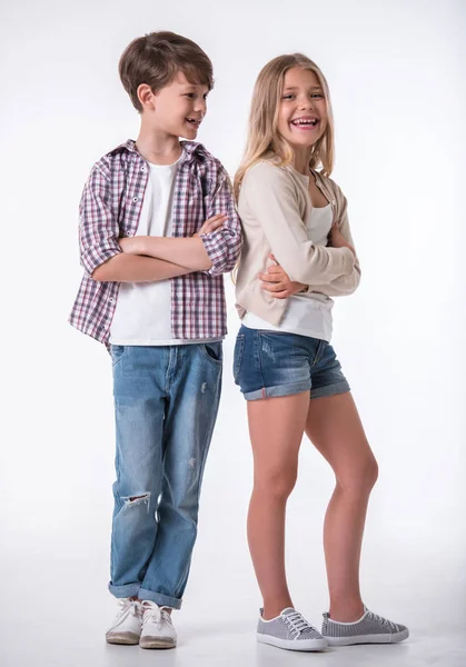 Büyüleyici ve neşeli çocuklar