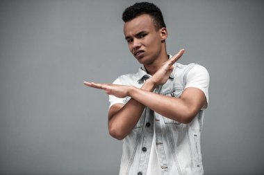 Afro-Amerikalı adam.