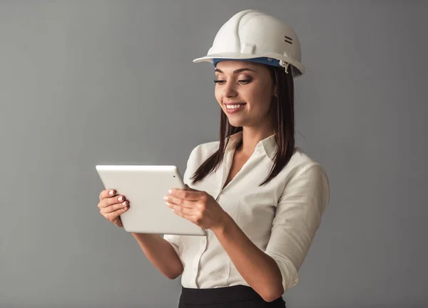 Mujer de negocios hermosa — Foto de Stock