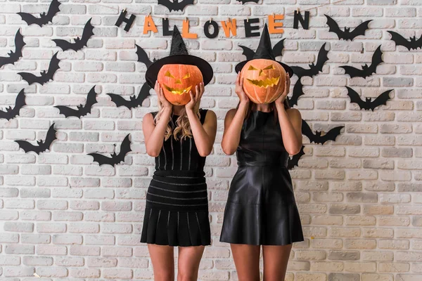 Ragazze pronte per la festa di Halloween — Foto Stock