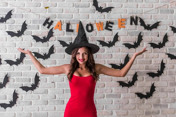 Ragazza pronta per Halloween party — Foto Stock