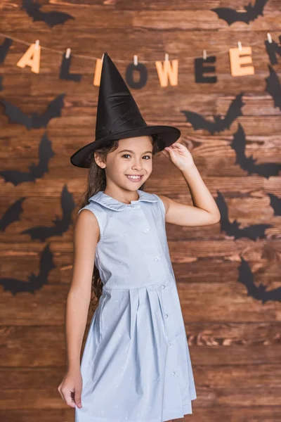 Menina pronta para o Halloween — Fotografia de Stock